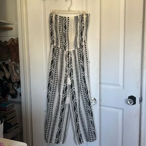 Gorgeous black and white strapless jumpsuit.